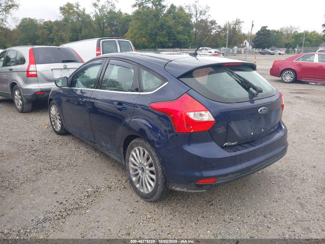 Продажа на аукционе авто 2012 Ford Focus Titanium, vin: 1FAHP3N22CL102483, номер лота: 46276329