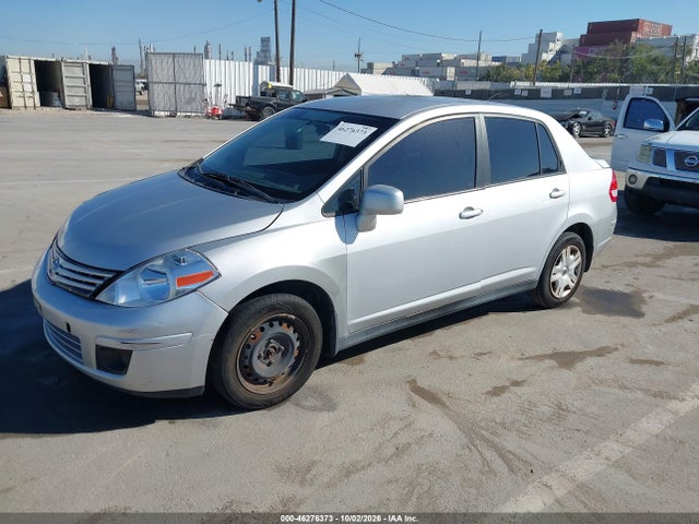 46276373 :رقم المزاد ، 3N1BC1AP7BL444695 vin ، 2011 Nissan Versa 1.8s مزاد بيع