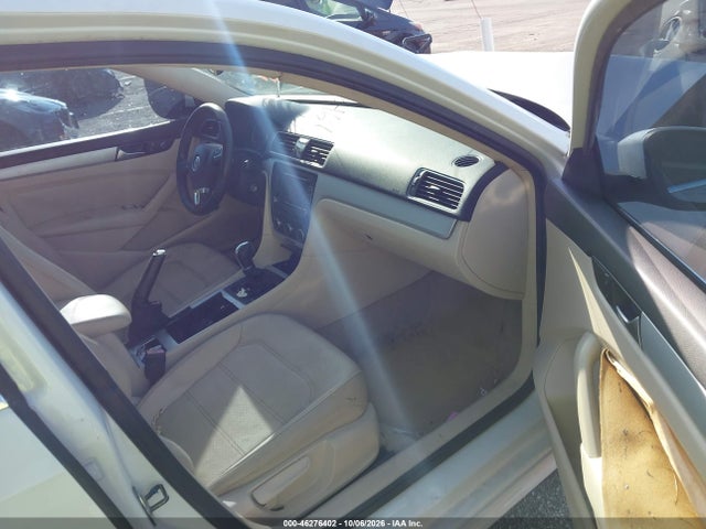 2012 Volkswagen Passat 2.5l Se მანქანა იყიდება აუქციონზე, vin: 1VWBH7A35CC084948, აუქციონის ნომერი: 46276402