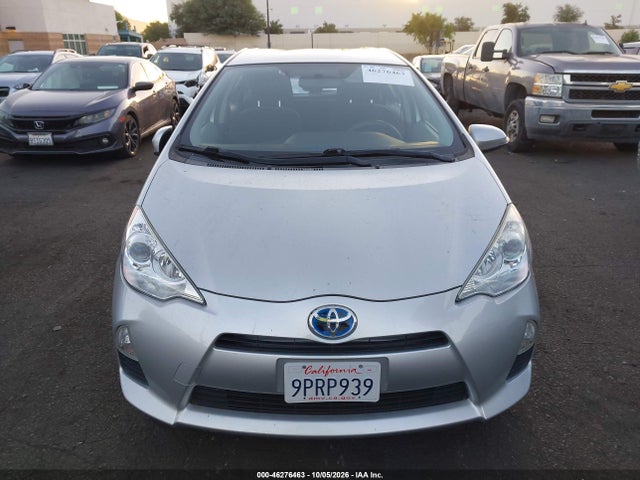 46276463 :رقم المزاد ، JTDKDTB36D1040038 vin ، 2013 Toyota Prius C Two مزاد بيع