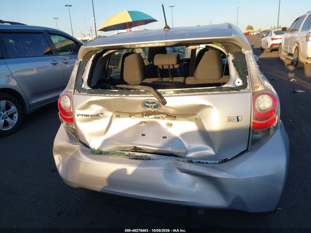 46276463 :رقم المزاد ، JTDKDTB36D1040038 vin ، 2013 Toyota Prius C Two مزاد بيع