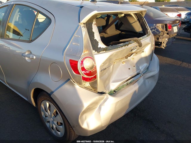 46276463 :رقم المزاد ، JTDKDTB36D1040038 vin ، 2013 Toyota Prius C Two مزاد بيع