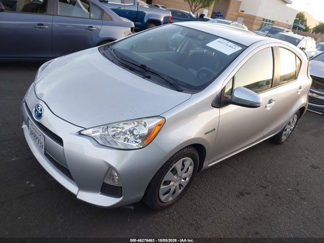 46276463 :رقم المزاد ، JTDKDTB36D1040038 vin ، 2013 Toyota Prius C Two مزاد بيع