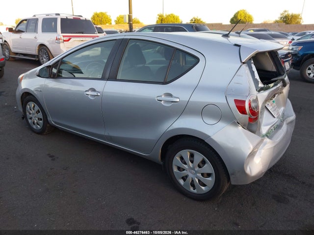 46276463 :رقم المزاد ، JTDKDTB36D1040038 vin ، 2013 Toyota Prius C Two مزاد بيع