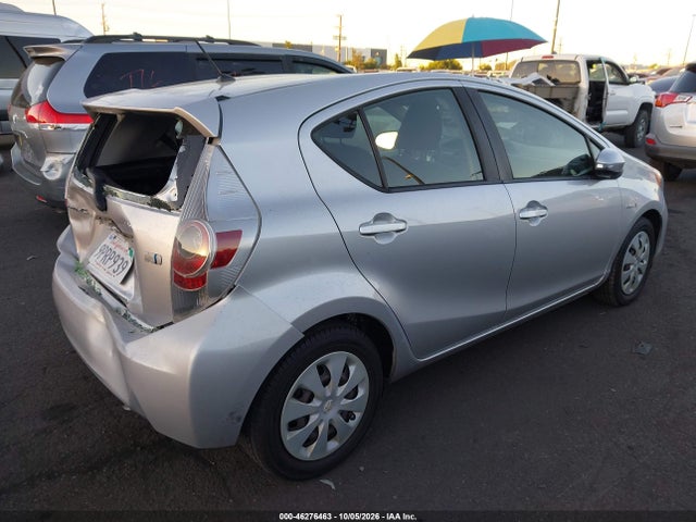 46276463 :رقم المزاد ، JTDKDTB36D1040038 vin ، 2013 Toyota Prius C Two مزاد بيع