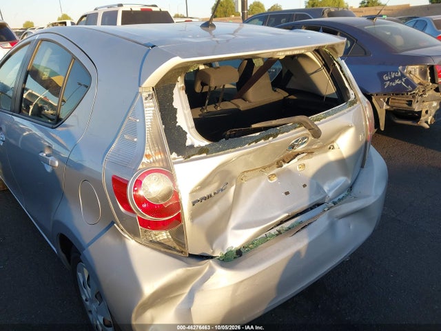 46276463 :رقم المزاد ، JTDKDTB36D1040038 vin ، 2013 Toyota Prius C Two مزاد بيع