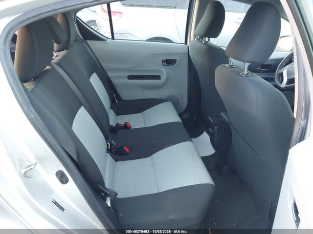 46276463 :رقم المزاد ، JTDKDTB36D1040038 vin ، 2013 Toyota Prius C Two مزاد بيع