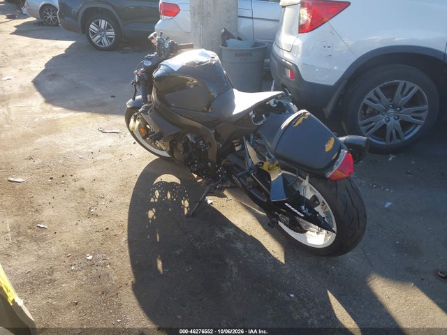 Suzuki GSX-R600 2019 JS1GN7FA1K7100671 Image 3