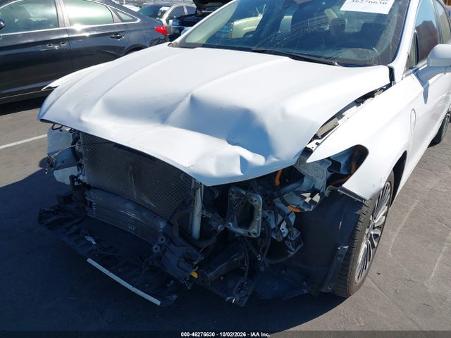 2020 Ford Fusion Plug-in Hybrid Titanium მანქანა იყიდება აუქციონზე, vin: 3FA6P0SU2LR228324, აუქციონის ნომერი: 46276630