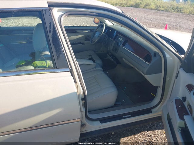 Продаж на аукціоні авто 2005 Lincoln Town Car Signature, vin: 1LNHM81W15Y626072, номер лоту: 46276636