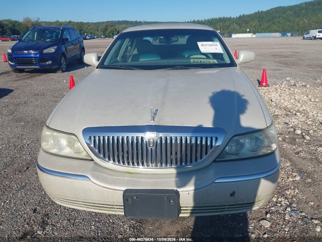 Продаж на аукціоні авто 2005 Lincoln Town Car Signature, vin: 1LNHM81W15Y626072, номер лоту: 46276636