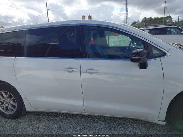 2025 Chrysler Pacifica Select მანქანა იყიდება აუქციონზე, vin: 2C4RC1BG7SR553932, აუქციონის ნომერი: 46276647