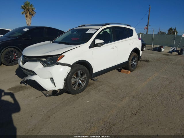 JTMWFREVXJJ732049 Toyota Rav4 Xle