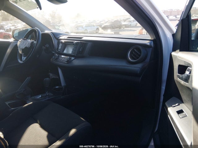 JTMWFREVXJJ732049 Toyota Rav4 Xle