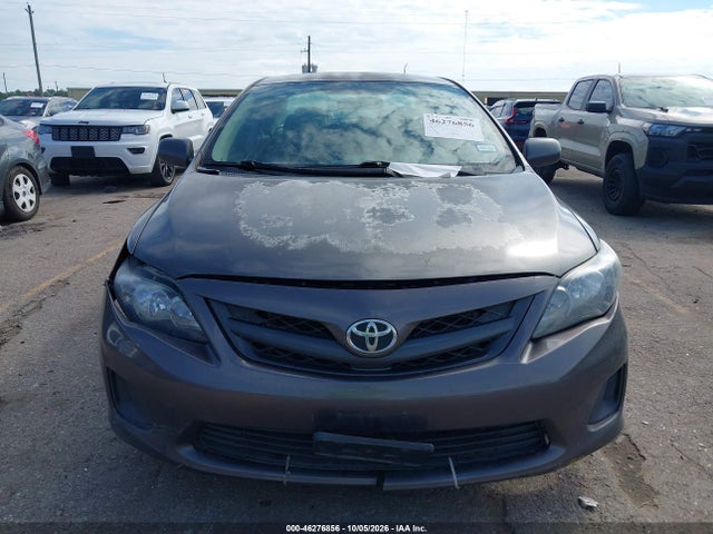 46276856 :رقم المزاد ، 2T1BU4EE8DC057325 vin ، 2013 Toyota Corolla Le مزاد بيع