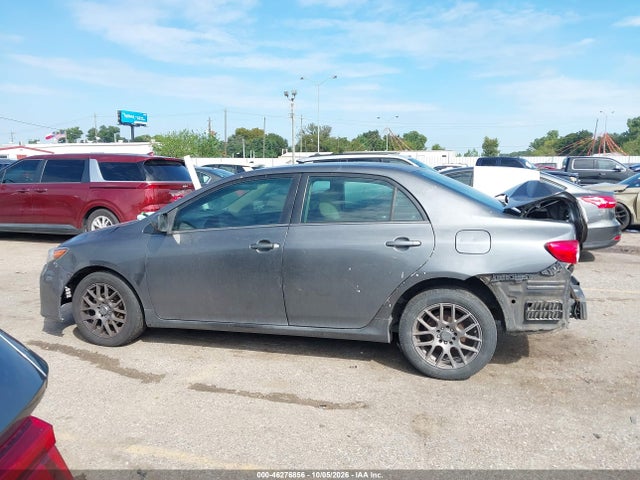 46276856 :رقم المزاد ، 2T1BU4EE8DC057325 vin ، 2013 Toyota Corolla Le مزاد بيع