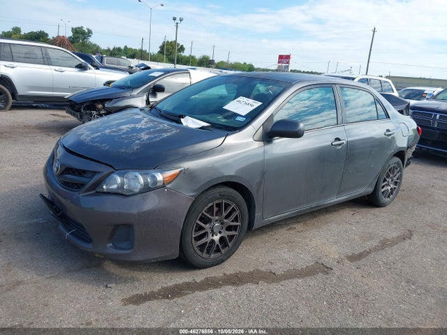 46276856 :رقم المزاد ، 2T1BU4EE8DC057325 vin ، 2013 Toyota Corolla Le مزاد بيع
