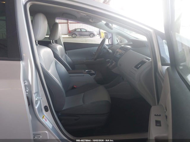 Toyota Prius V Four 2016 JTDZN3EU7GJ048749 Image 5