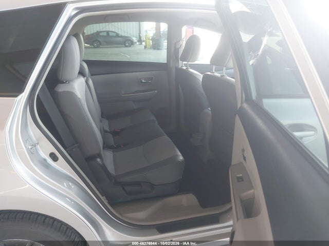 Toyota Prius V Four 2016 JTDZN3EU7GJ048749 Image 8