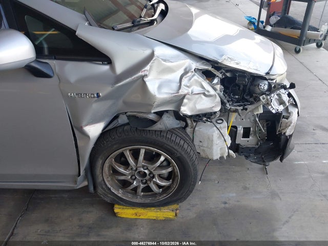Toyota Prius V Four 2016 JTDZN3EU7GJ048749 Image 12