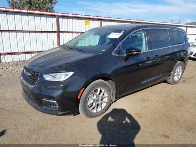Chrysler Pacifica Touring L 2024 2C4RC1BG7RR101750 Image 2