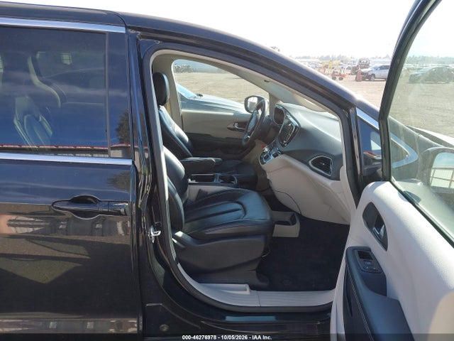 Chrysler Pacifica Touring L 2024 2C4RC1BG7RR101750 Image 5
