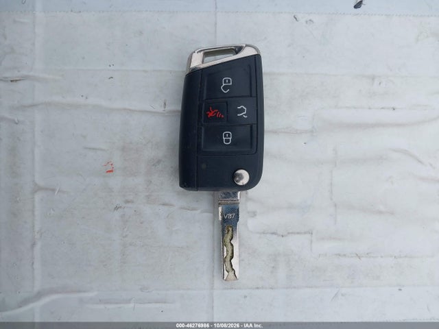 WVWKP7AU8GW916558 Volkswagen E-golf Se
