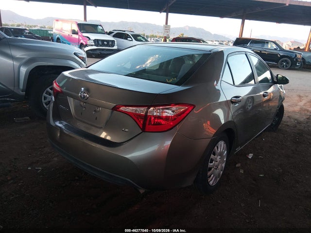 Toyota COROLLA LE 2018 5YFBURHE0JP792661 Image 4