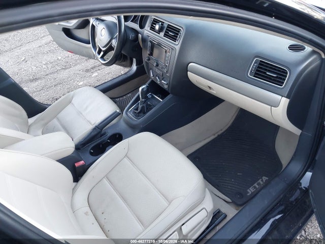 2015 Volkswagen Jetta 1.8t Se მანქანა იყიდება აუქციონზე, vin: 3VWD17AJ5FM309836, აუქციონის ნომერი: 46277219