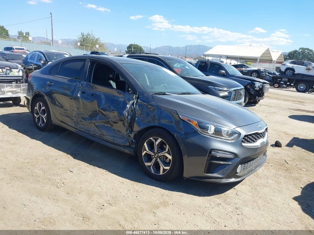 2021 3KPF24AD5ME370158 main image