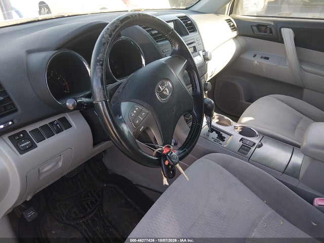 46277426 :رقم المزاد ، JTEZK3EH3A2105070 vin ، 2010 Toyota Highlander Base V6 مزاد بيع