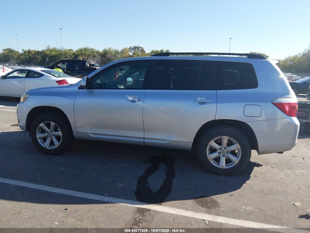 46277426 :رقم المزاد ، JTEZK3EH3A2105070 vin ، 2010 Toyota Highlander Base V6 مزاد بيع
