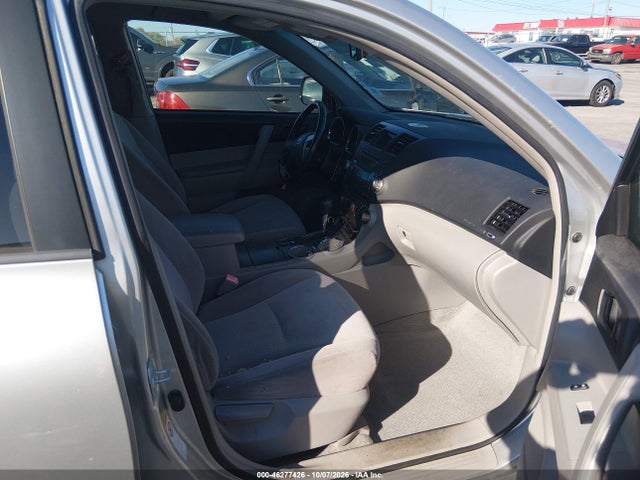 46277426 :رقم المزاد ، JTEZK3EH3A2105070 vin ، 2010 Toyota Highlander Base V6 مزاد بيع