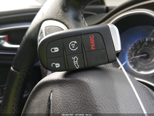 46277647 :رقم المزاد ، 1C3CCCAB2FN760923 vin ، 2015 Chrysler 200 Limited مزاد بيع