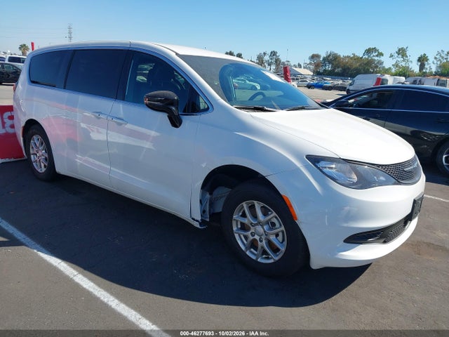 Chry Pacifica 2027 2C4RC1CG8VR582620 main image
