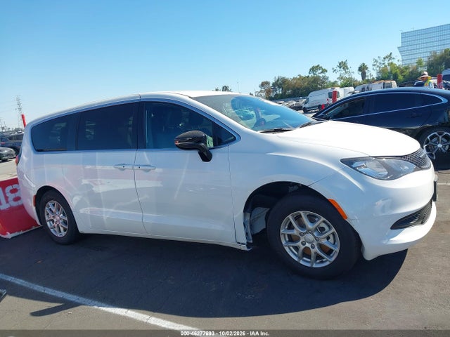 Chry Pacifica 2027 2C4RC1CG8VR582620 Image 13