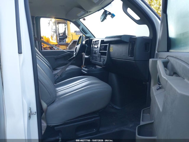 46277700 :رقم المزاد ، 1HA0GSF76SN001800 vin ، 2025 Chevrolet Express Cutaway Work Van مزاد بيع