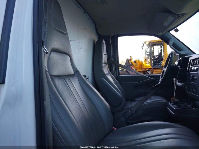46277700 :رقم المزاد ، 1HA0GSF76SN001800 vin ، 2025 Chevrolet Express Cutaway Work Van مزاد بيع