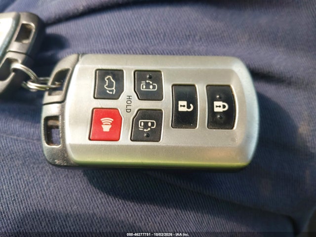 Продажа на аукционе авто 2017 Toyota Sienna Limited Premium 7 Passenger, vin: 5TDDZ3DC9HS146662, номер лота: 46277751