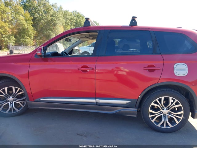 Продажа на аукционе авто 2017 Mitsubishi Outlander Se, vin: JA4AZ3A35HZ027328, номер лота: 46277886