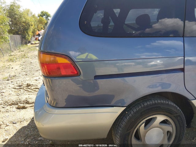 Продаж на аукціоні авто 2000 Toyota Sienna Xle, vin: 4T3ZF13C6YU179816, номер лоту: 46278213