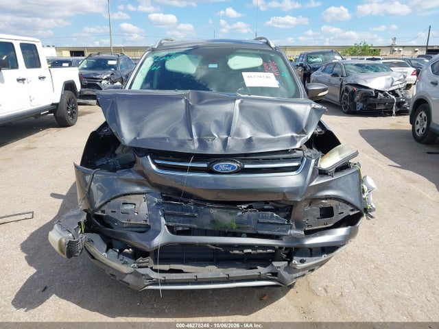 46278246 :رقم المزاد ، 1FMCU0JX5GUA11216 vin ، 2016 Ford Escape Titanium مزاد بيع