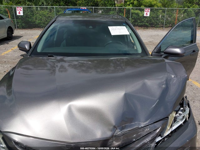 2018 Toyota Camry Se მანქანა იყიდება აუქციონზე, vin: 4T1B11HK7JU025565, აუქციონის ნომერი: 46278384
