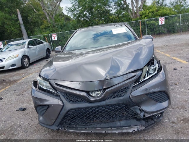 2018 Toyota Camry Se მანქანა იყიდება აუქციონზე, vin: 4T1B11HK7JU025565, აუქციონის ნომერი: 46278384