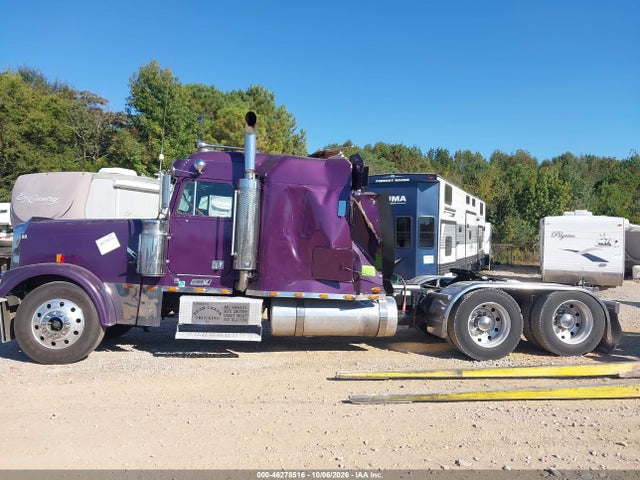 1999 Freightliner Conventional Fld120 მანქანა იყიდება აუქციონზე, vin: 1FUPCXZB3XLA15390, აუქციონის ნომერი: 46278516