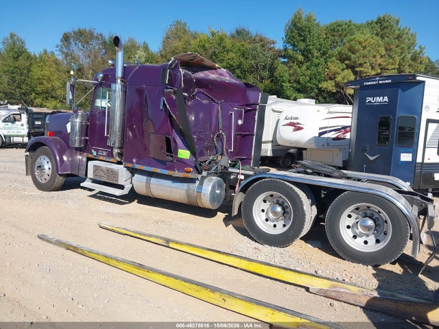1999 Freightliner Conventional Fld120 მანქანა იყიდება აუქციონზე, vin: 1FUPCXZB3XLA15390, აუქციონის ნომერი: 46278516