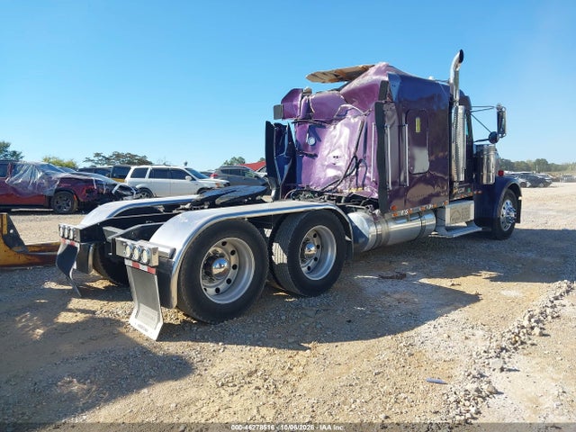 1999 Freightliner Conventional Fld120 მანქანა იყიდება აუქციონზე, vin: 1FUPCXZB3XLA15390, აუქციონის ნომერი: 46278516