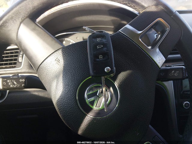 Продажа на аукционе авто 2014 Volkswagen Passat 1.8t Wolfsburg Edition, vin: 1VWAT7A32EC043058, номер лота: 46278932