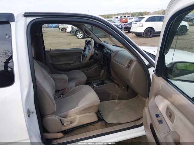 Продажа на аукционе авто 2004 Toyota Tacoma, vin: 5TEVL52N14Z447168, номер лота: 46279069