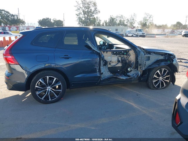 Volvo Xc60 B5 Plus Dark Theme 2024 YV4L12RL6R1947924 Image 14